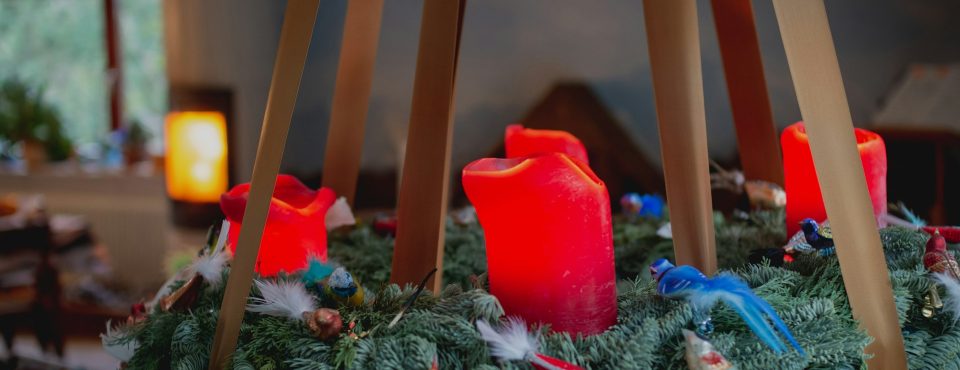 Freitag, 28. November 2025, ab 16 Uhr: Adventskränze basteln